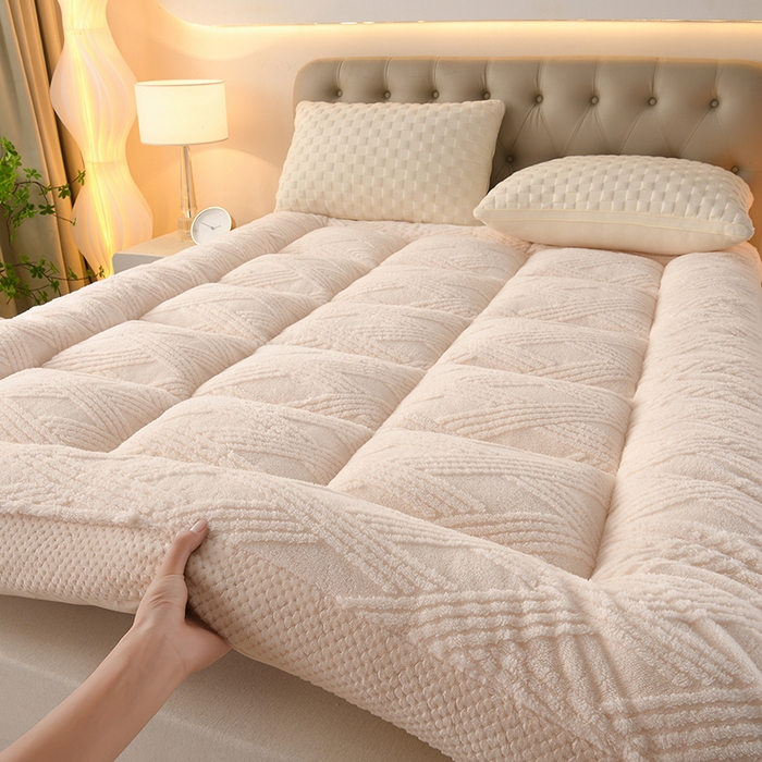 91家纺网 家纺一手货源 找家纺 小叮当家纺仓储工厂店 2025新款亲肤舒适菠萝格系列床垫垫子-菠萝格 菠萝格-米白