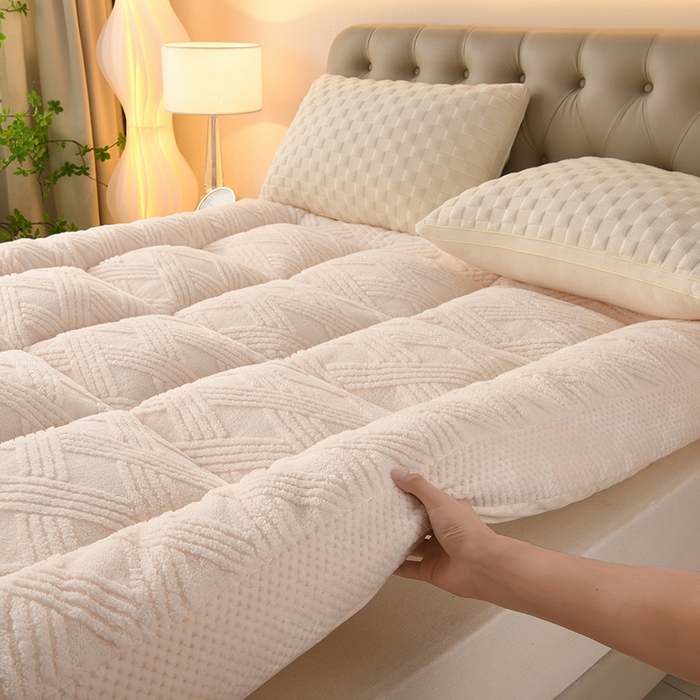 91家纺网 家纺一手货源 找家纺 小叮当家纺仓储工厂店 2025新款亲肤舒适菠萝格系列床垫垫子-菠萝格 菠萝格-米白