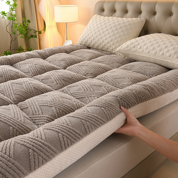 91家纺网 家纺一手货源 找家纺 小叮当家纺仓储工厂店 2025新款亲肤舒适菠萝格系列床垫垫子-菠萝格 菠萝格-浅灰