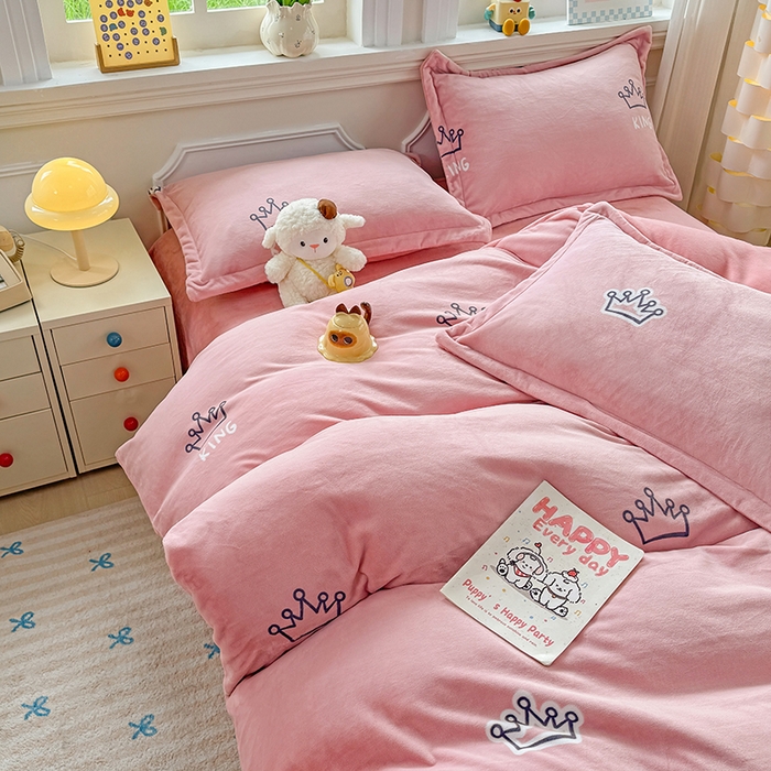 91家纺网 家纺一手货源 找家纺 （总）金盛纺 2025新款高克重牛奶绒印花系列四件套(可定制)