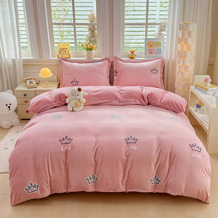 91家纺网 家纺一手货源 找家纺 （总）金盛纺 2025新款高克重牛奶绒印花系列四件套(可定制)