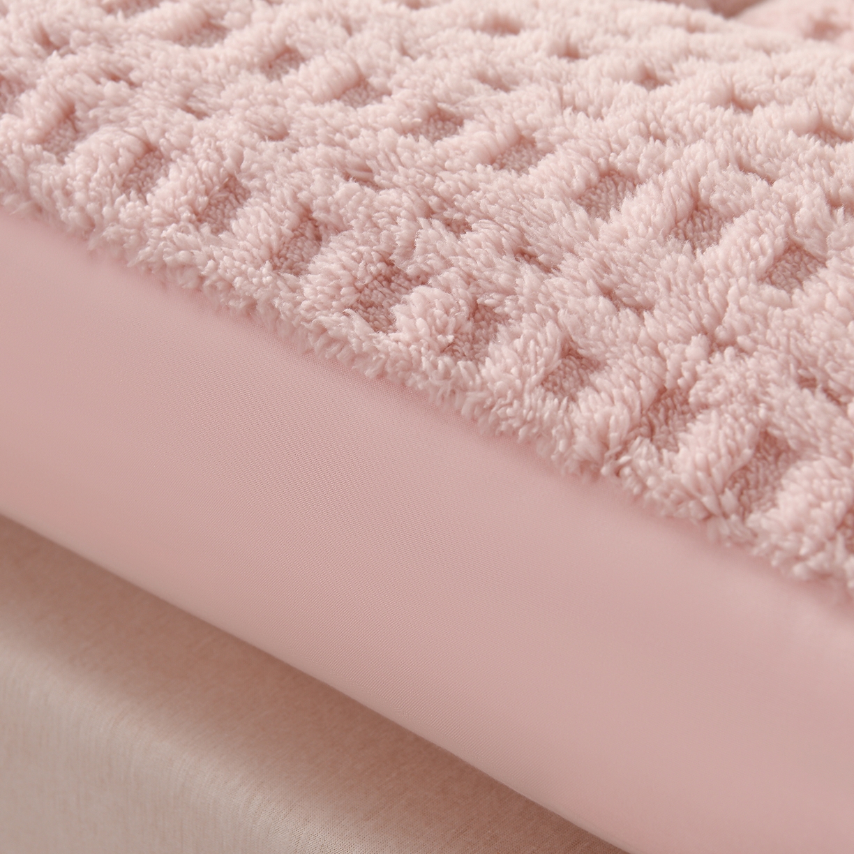 91家纺网 家纺一手货源 找家纺 小叮当家纺仓储工厂店 2025新款亲肤舒适方格绒系列床垫垫子-方格绒 方格绒-浅粉