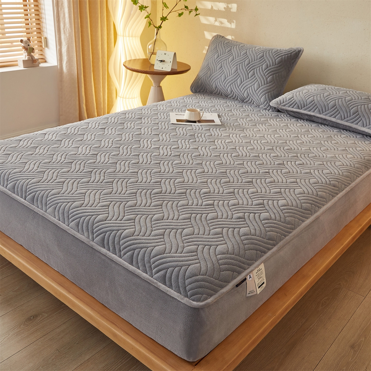 91家纺网 家纺一手货源 找家纺 （总）金鹰 2025新款A类牛奶绒云眠绒夹棉床笠牛奶绒床笠席梦思保护套床垫套