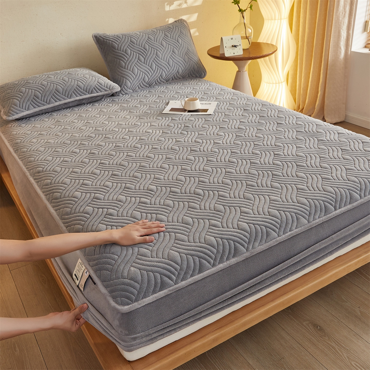 91家纺网 家纺一手货源 找家纺 （总）金鹰 2025新款A类牛奶绒云眠绒夹棉床笠牛奶绒床笠席梦思保护套床垫套