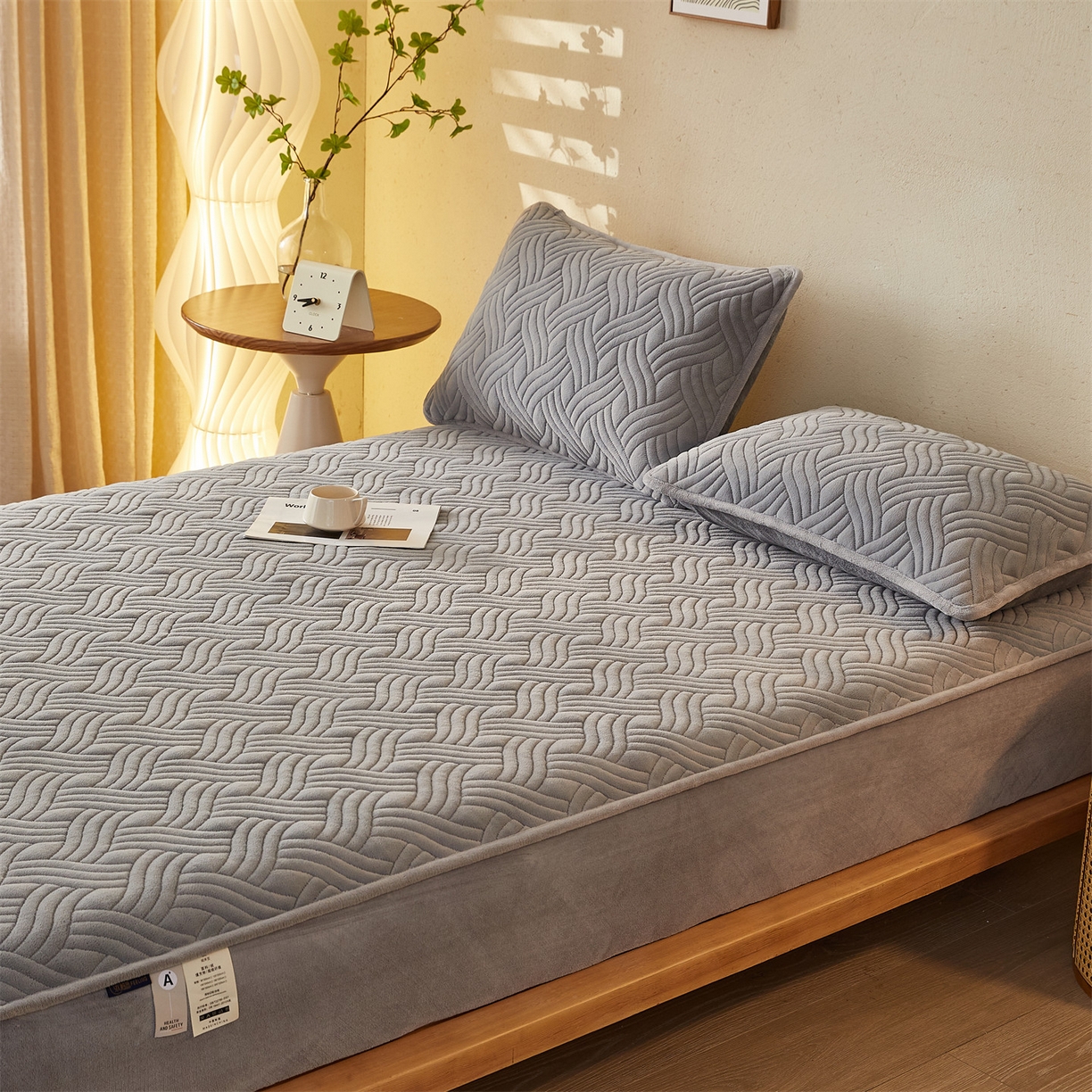 91家纺网 家纺一手货源 找家纺 （总）金鹰 2025新款A类牛奶绒云眠绒夹棉床笠牛奶绒床笠席梦思保护套床垫套