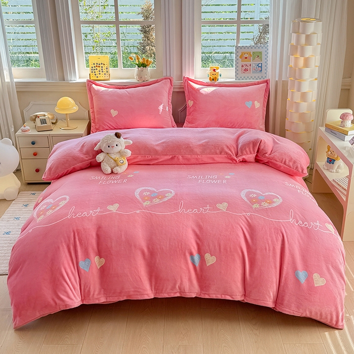 91家纺网 家纺一手货源 找家纺 （总）金盛纺 2025新款高克重牛奶绒印花系列四件套(可定制)