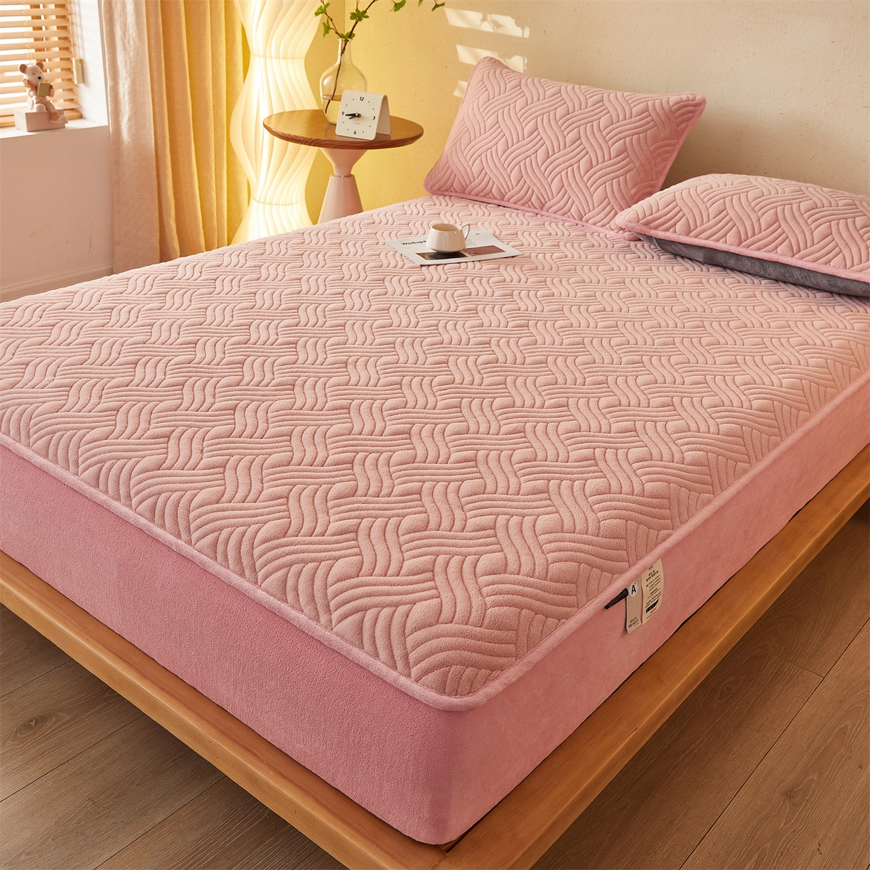 91家纺网 家纺一手货源 找家纺 金鹰 2025新款A类牛奶绒云眠绒夹棉床笠牛奶绒床笠席梦思保护套床垫套 豆沙