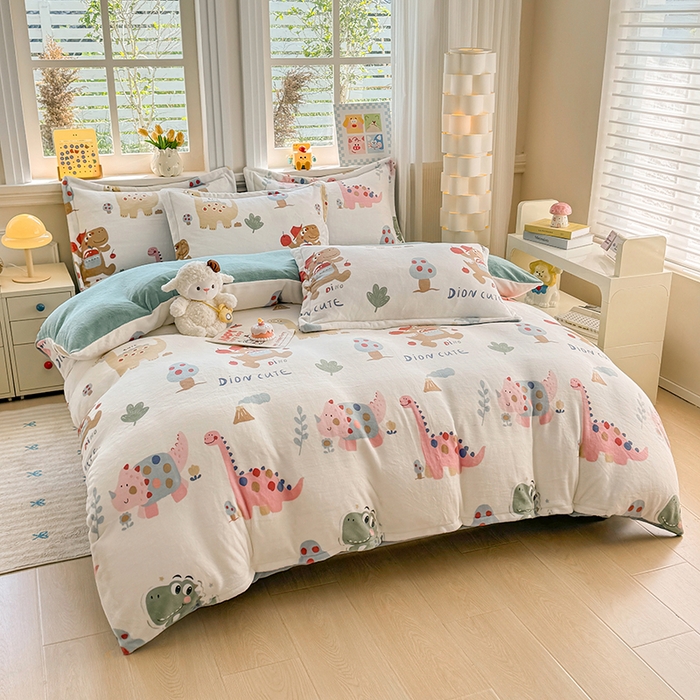 91家纺网 家纺一手货源 找家纺 金盛纺 2025新款高克重牛奶绒印花系列四件套(可定制) 大宝贝