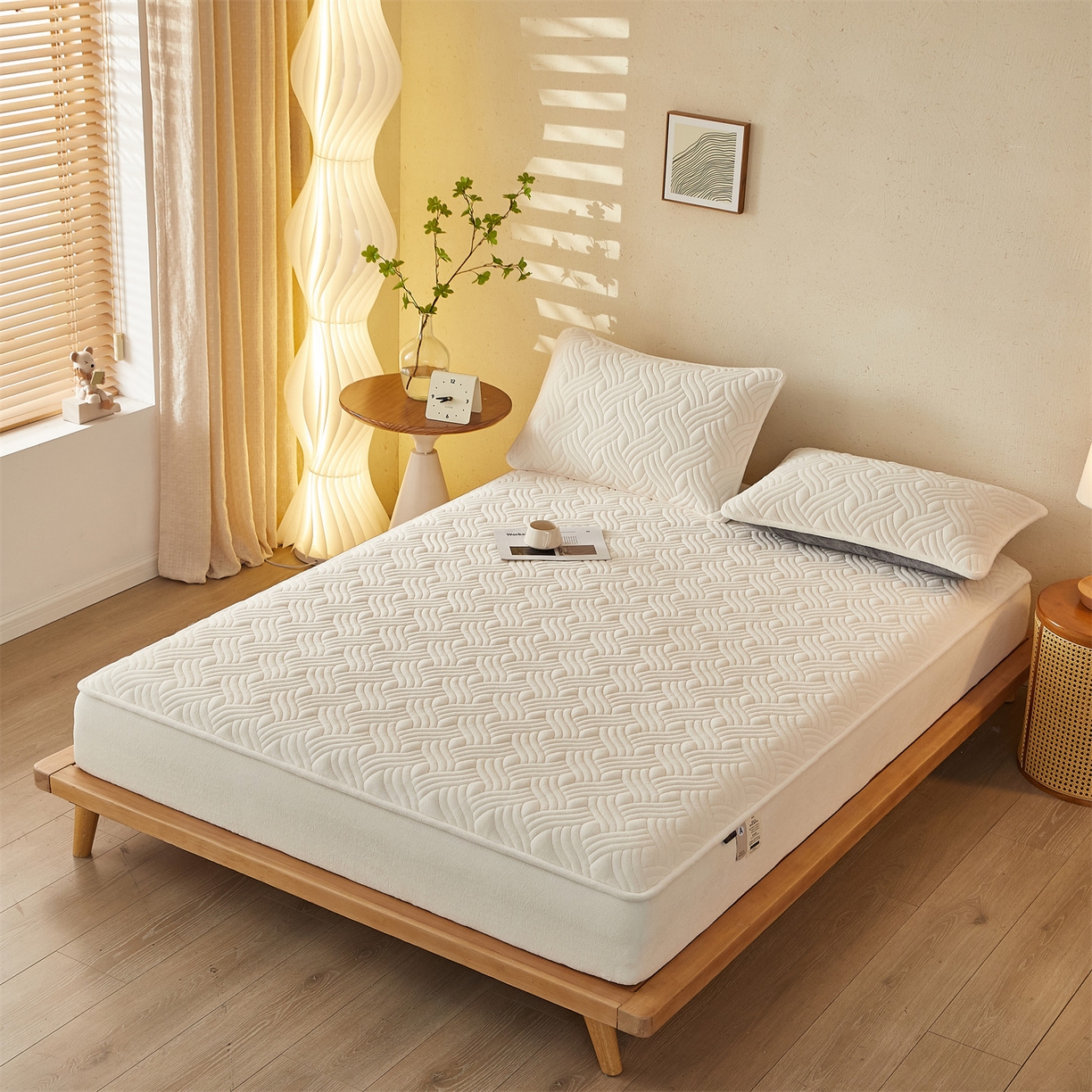 91家纺网 家纺一手货源 找家纺 金鹰 2025新款A类牛奶绒云眠绒夹棉床笠牛奶绒床笠席梦思保护套床垫套 奶白