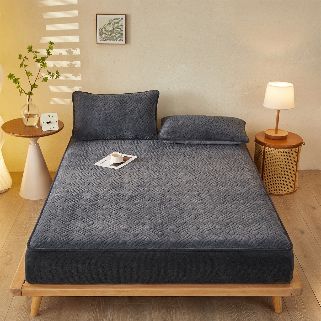 91家纺网 家纺一手货源 找家纺 金鹰 2025新款A类牛奶绒云眠绒夹棉床笠牛奶绒床笠席梦思保护套床垫套 深灰