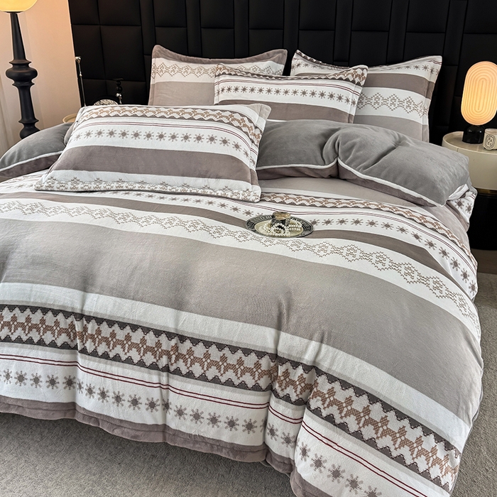 91家纺网 家纺一手货源 找家纺 金盛纺 2025新款高克重牛奶绒印花系列四件套(可定制) 流光