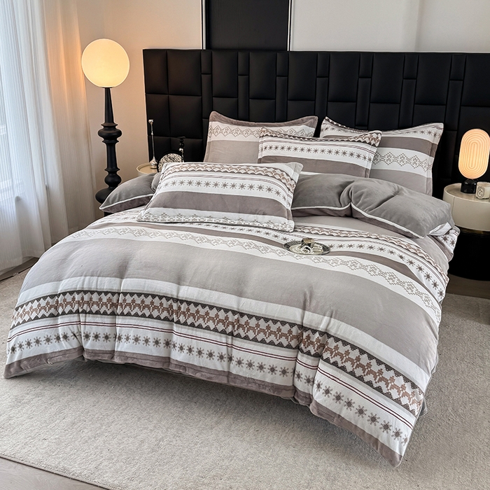 91家纺网 家纺一手货源 找家纺 金盛纺 2025新款高克重牛奶绒印花系列四件套(可定制) 流光