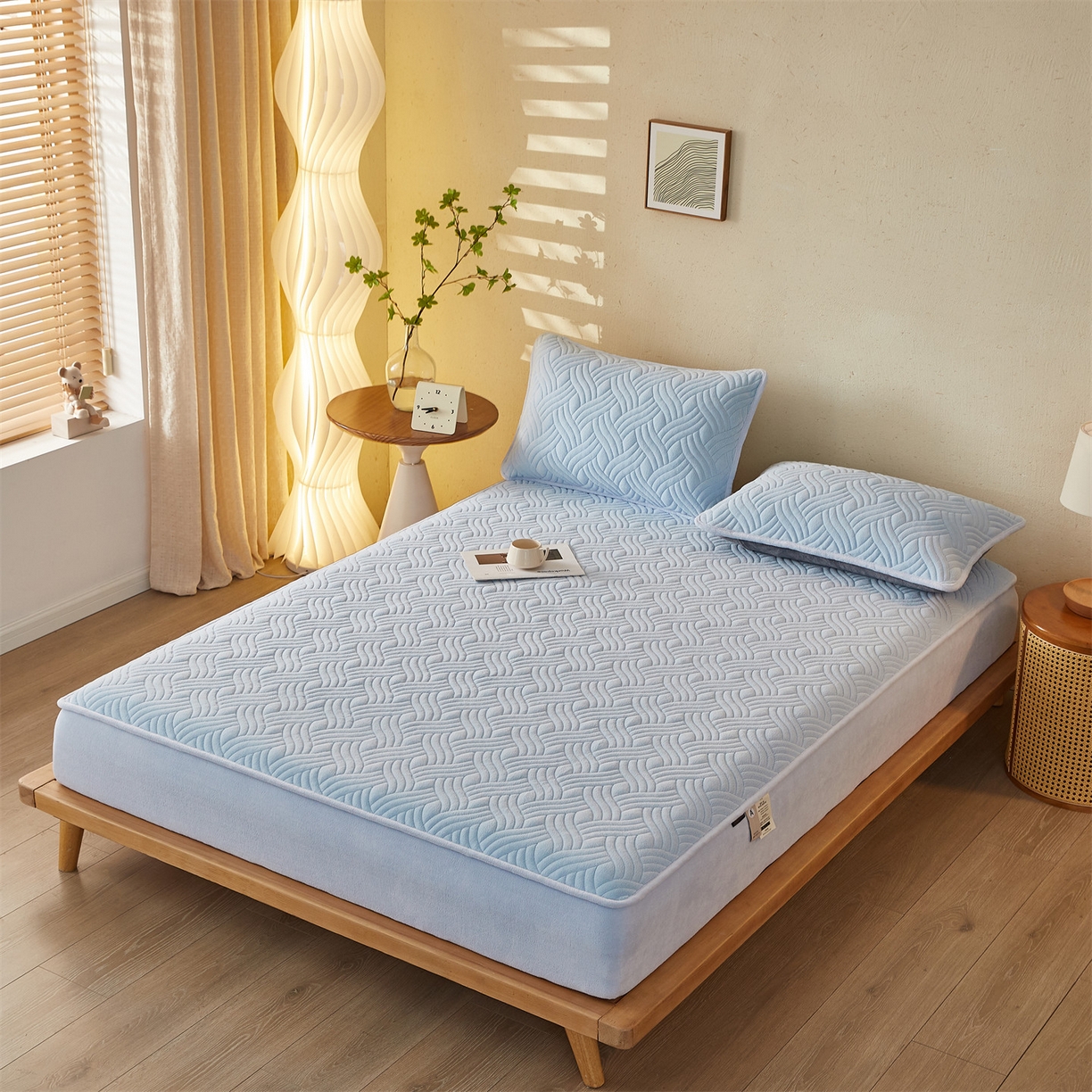 91家纺网 家纺一手货源 找家纺 金鹰 2025新款A类牛奶绒云眠绒夹棉床笠牛奶绒床笠席梦思保护套床垫套 天蓝