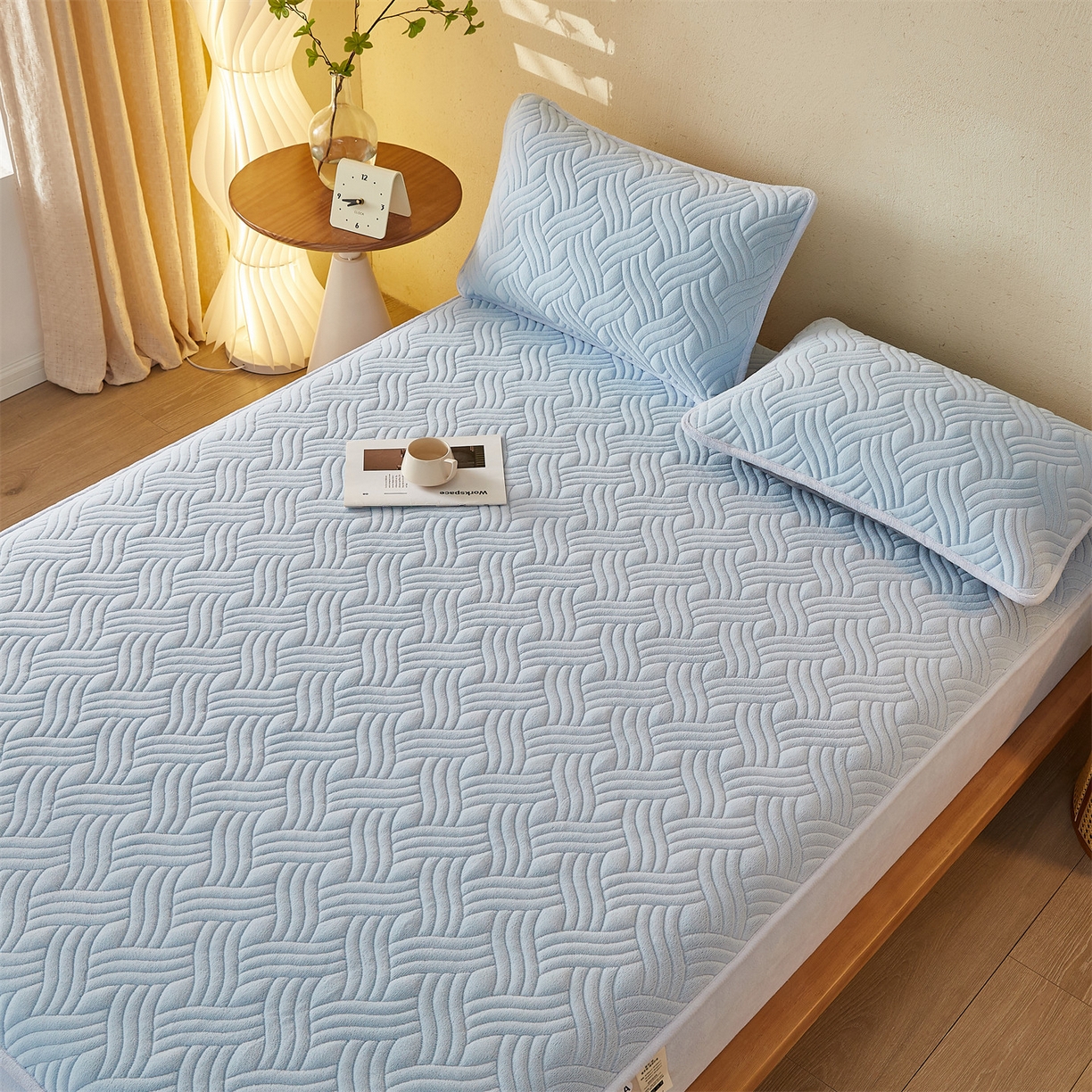 91家纺网 家纺一手货源 找家纺 金鹰 2025新款A类牛奶绒云眠绒夹棉床笠牛奶绒床笠席梦思保护套床垫套 天蓝