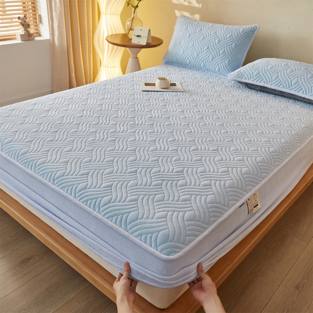 91家纺网 家纺一手货源 找家纺 金鹰 2025新款A类牛奶绒云眠绒夹棉床笠牛奶绒床笠席梦思保护套床垫套 天蓝