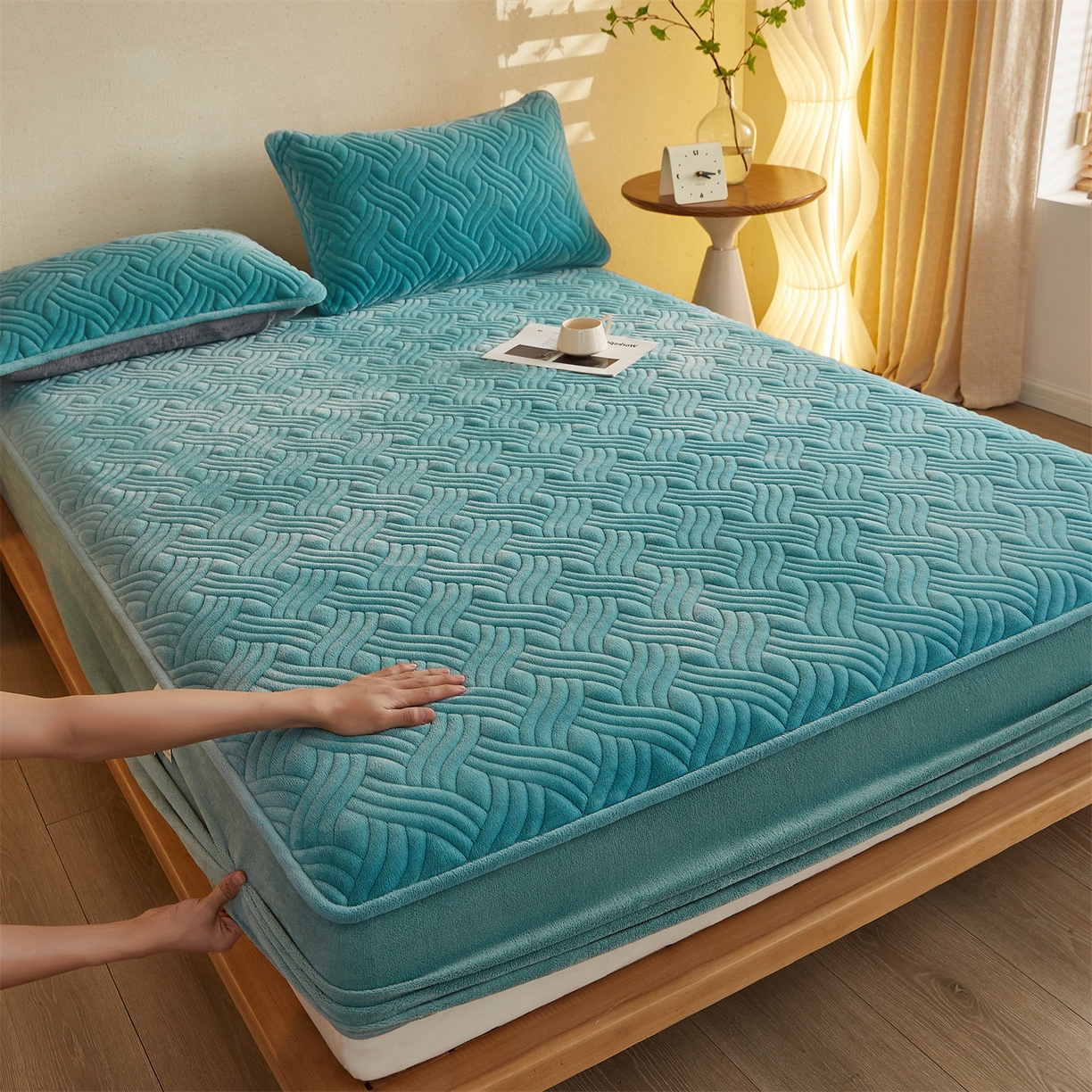 91家纺网 家纺一手货源 找家纺 金鹰 2025新款A类牛奶绒云眠绒夹棉床笠牛奶绒床笠席梦思保护套床垫套 雾兰