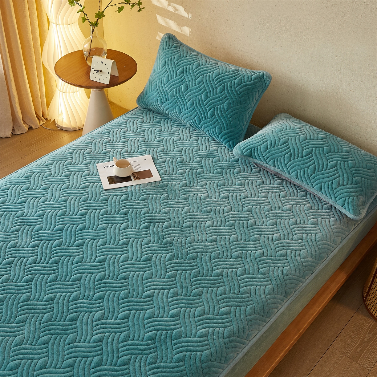 91家纺网 家纺一手货源 找家纺 金鹰 2025新款A类牛奶绒云眠绒夹棉床笠牛奶绒床笠席梦思保护套床垫套 雾兰