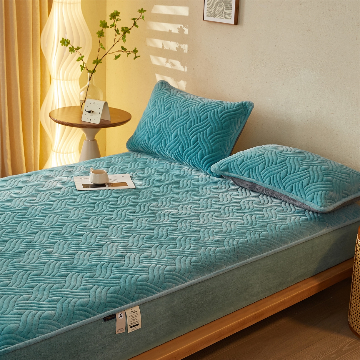 91家纺网 家纺一手货源 找家纺 金鹰 2025新款A类牛奶绒云眠绒夹棉床笠牛奶绒床笠席梦思保护套床垫套 雾兰