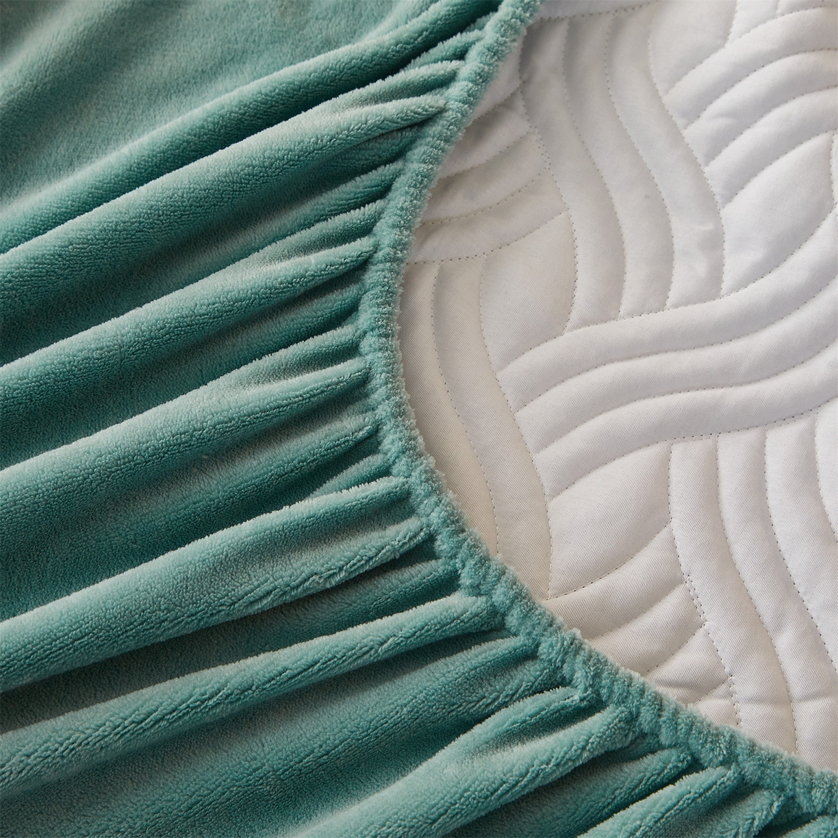 91家纺网 家纺一手货源 找家纺 金鹰 2025新款A类牛奶绒云眠绒夹棉床笠牛奶绒床笠席梦思保护套床垫套 雾兰