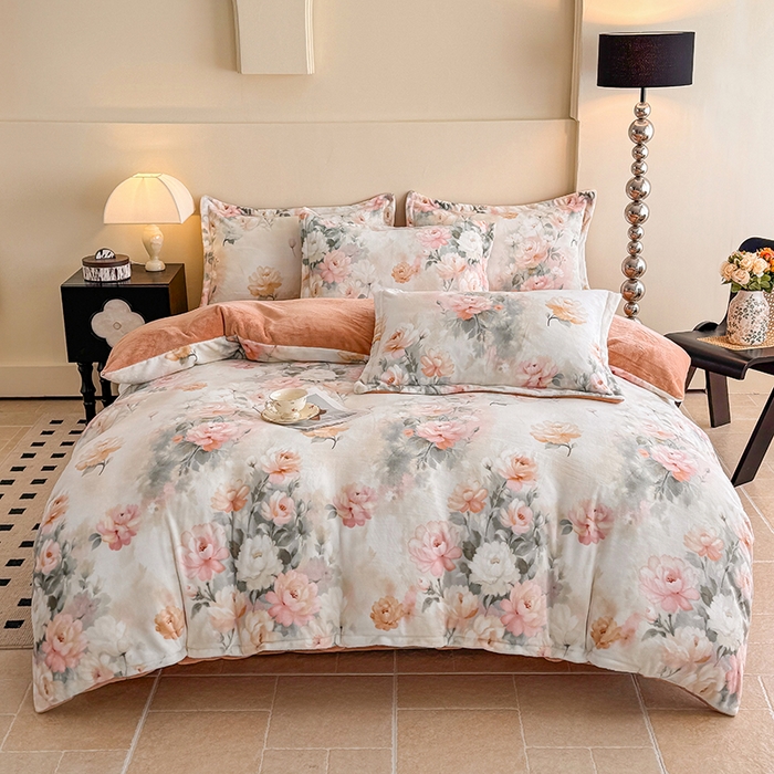 91家纺网 家纺一手货源 找家纺 金盛纺 2025新款高克重牛奶绒印花系列四件套(可定制) 墨染