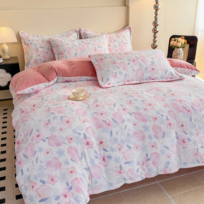 91家纺网 家纺一手货源 找家纺 金盛纺 2025新款高克重牛奶绒印花系列四件套(可定制) 温雅