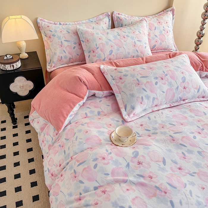 91家纺网 家纺一手货源 找家纺 金盛纺 2025新款高克重牛奶绒印花系列四件套(可定制) 温雅