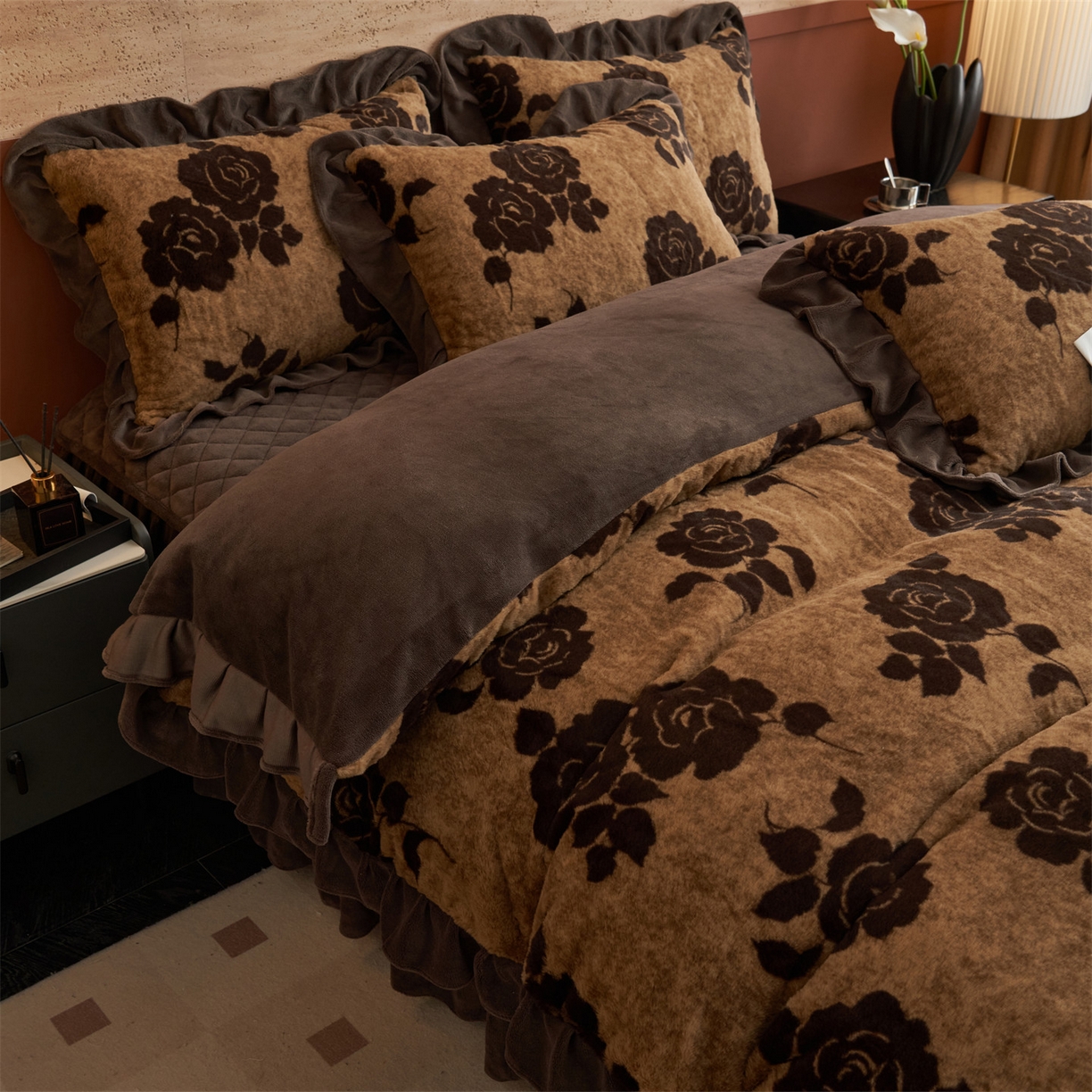 91家纺网 家纺一手货源 找家纺 （总）金鹰 2025新款A类兔毛绒夹棉床裙四件套加厚牛奶绒四件套