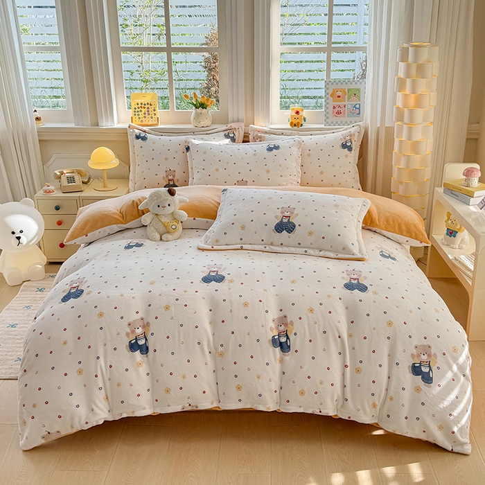 91家纺网 家纺一手货源 找家纺 金盛纺 2025新款高克重牛奶绒印花系列四件套(可定制) 熊熊乐园