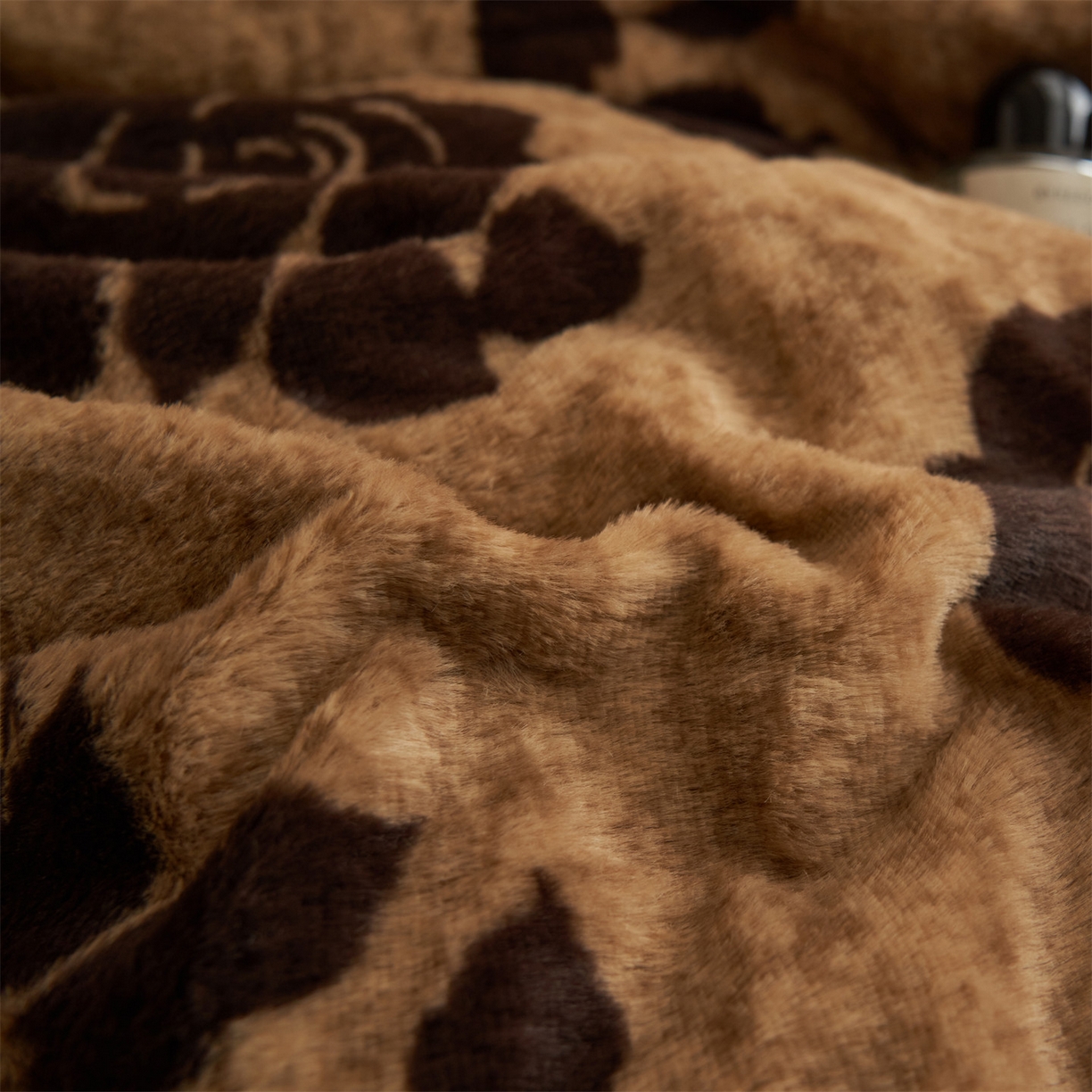 91家纺网 家纺一手货源 找家纺 （总）金鹰 2025新款A类兔毛绒夹棉床裙四件套加厚牛奶绒四件套