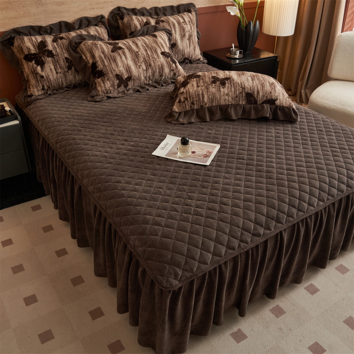 91家纺网 家纺一手货源 找家纺 金鹰 2025新款A类兔毛绒夹棉床裙四件套加厚牛奶绒四件套 蝴蝶