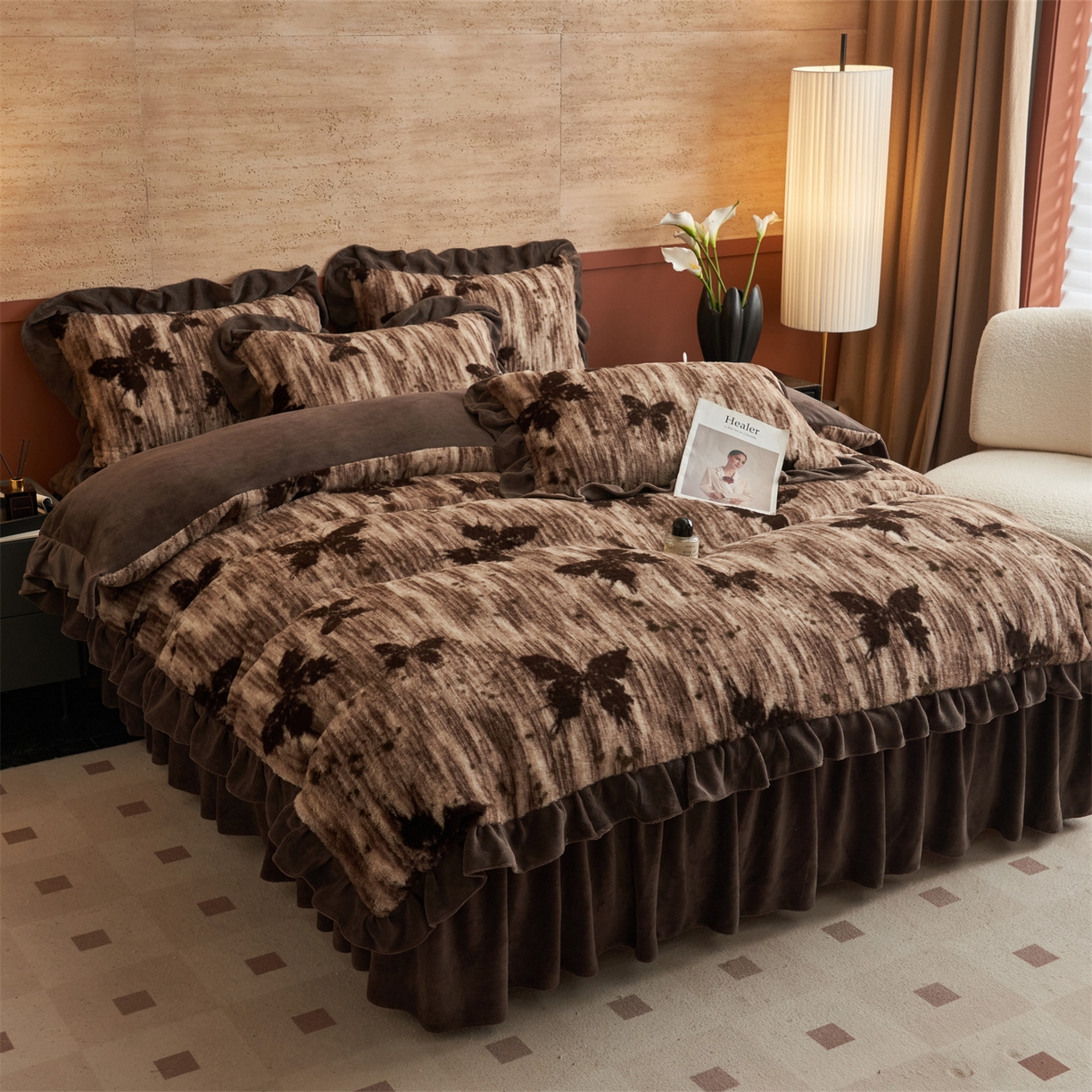 91家纺网 家纺一手货源 找家纺 金鹰 2025新款A类兔毛绒夹棉床裙四件套加厚牛奶绒四件套 蝴蝶