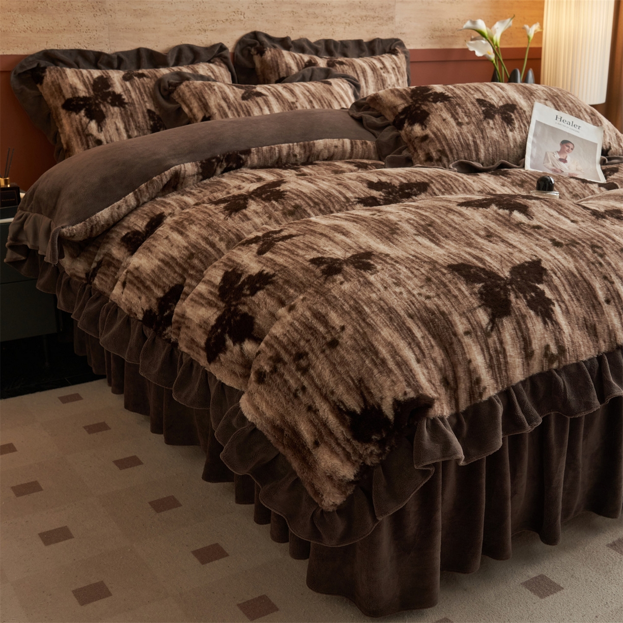 91家纺网 家纺一手货源 找家纺 金鹰 2025新款A类兔毛绒夹棉床裙四件套加厚牛奶绒四件套 蝴蝶