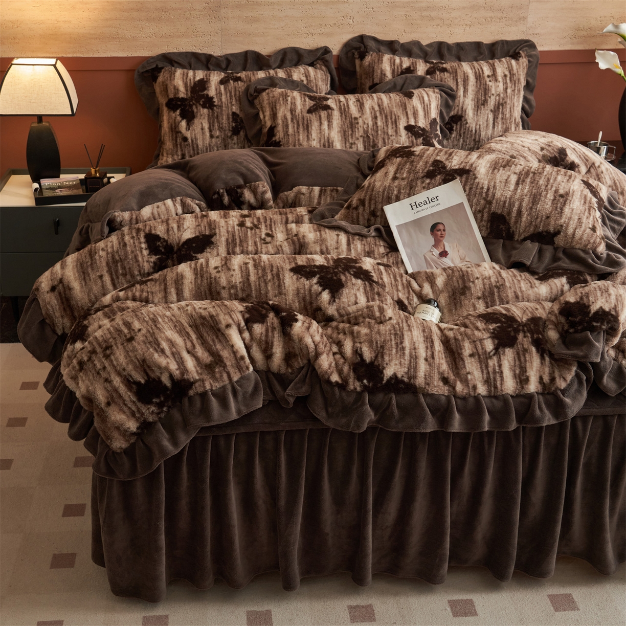 91家纺网 家纺一手货源 找家纺 金鹰 2025新款A类兔毛绒夹棉床裙四件套加厚牛奶绒四件套 蝴蝶