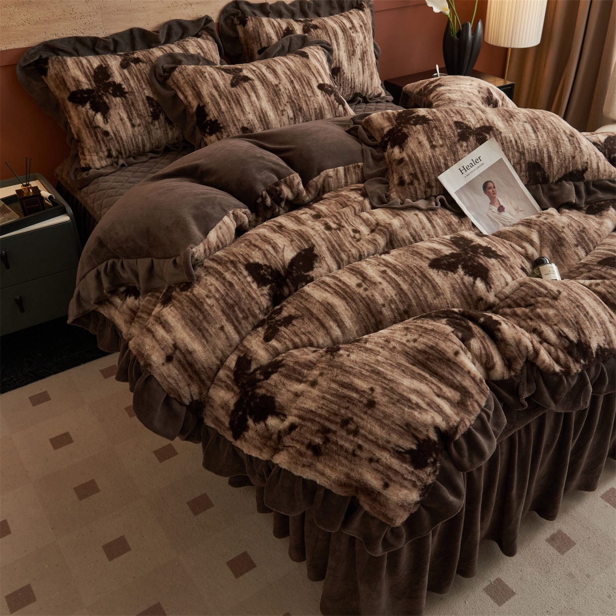 91家纺网 家纺一手货源 找家纺 金鹰 2025新款A类兔毛绒夹棉床裙四件套加厚牛奶绒四件套 蝴蝶