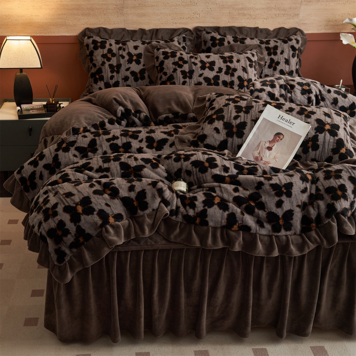 91家纺网 家纺一手货源 找家纺 金鹰 2025新款A类兔毛绒夹棉床裙四件套加厚牛奶绒四件套 梦幻蝴蝶-灰