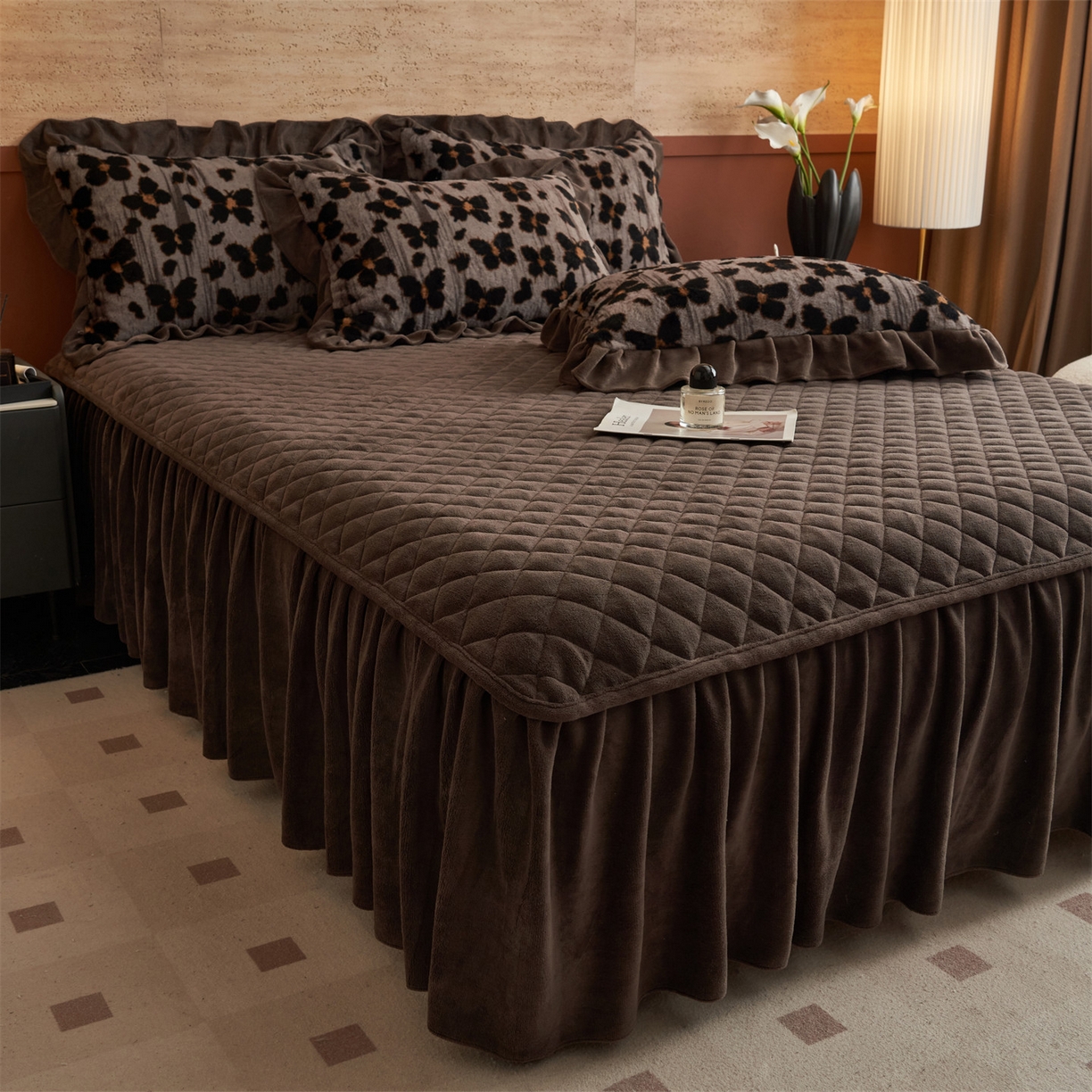 91家纺网 家纺一手货源 找家纺 金鹰 2025新款A类兔毛绒夹棉床裙四件套加厚牛奶绒四件套 梦幻蝴蝶-灰