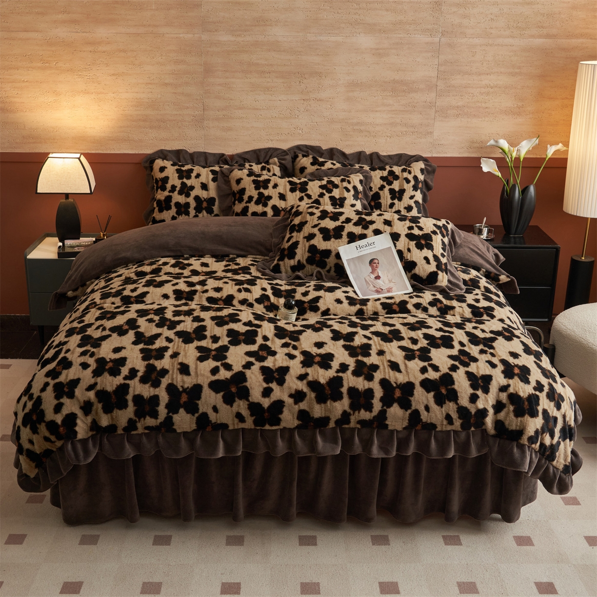 91家纺网 家纺一手货源 找家纺 金鹰 2025新款A类兔毛绒夹棉床裙四件套加厚牛奶绒四件套 梦幻蝴蝶-驼