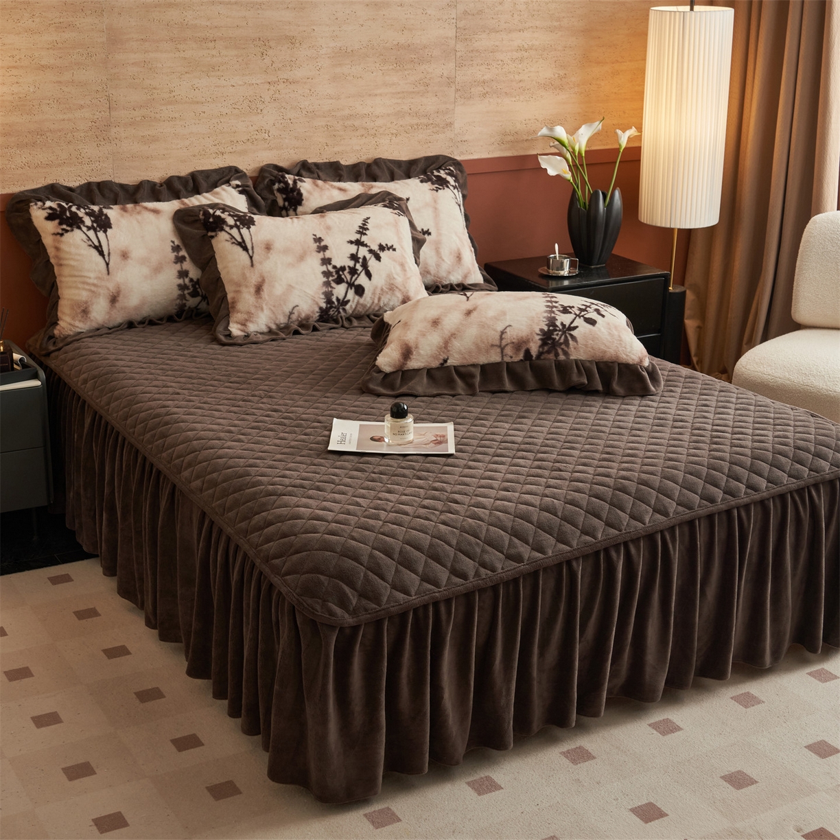 91家纺网 家纺一手货源 找家纺 金鹰 2025新款A类兔毛绒夹棉床裙四件套加厚牛奶绒四件套 舒香玉影