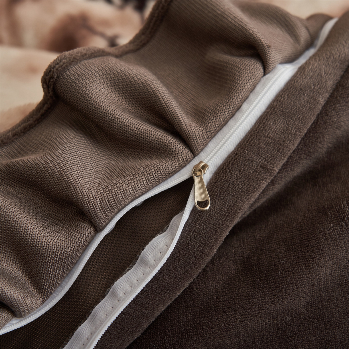 91家纺网 家纺一手货源 找家纺 金鹰 2025新款A类兔毛绒夹棉床裙四件套加厚牛奶绒四件套 舒香玉影