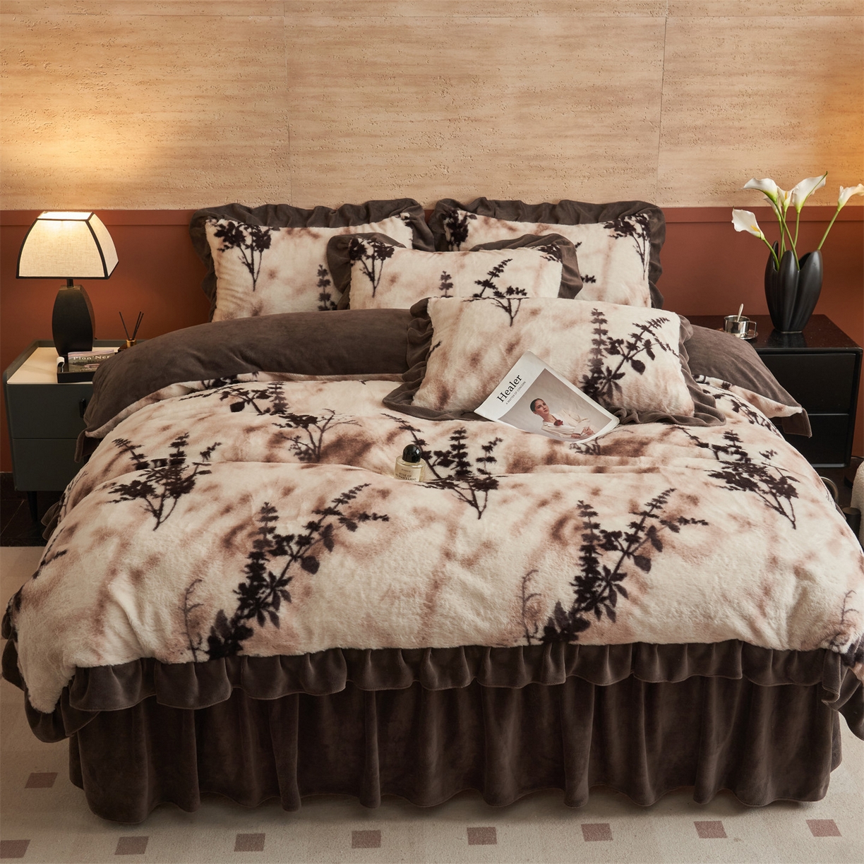 91家纺网 家纺一手货源 找家纺 金鹰 2025新款A类兔毛绒夹棉床裙四件套加厚牛奶绒四件套 舒香玉影