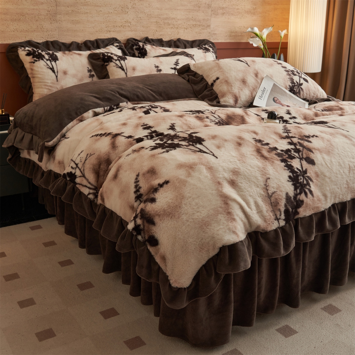 91家纺网 家纺一手货源 找家纺 金鹰 2025新款A类兔毛绒夹棉床裙四件套加厚牛奶绒四件套 舒香玉影