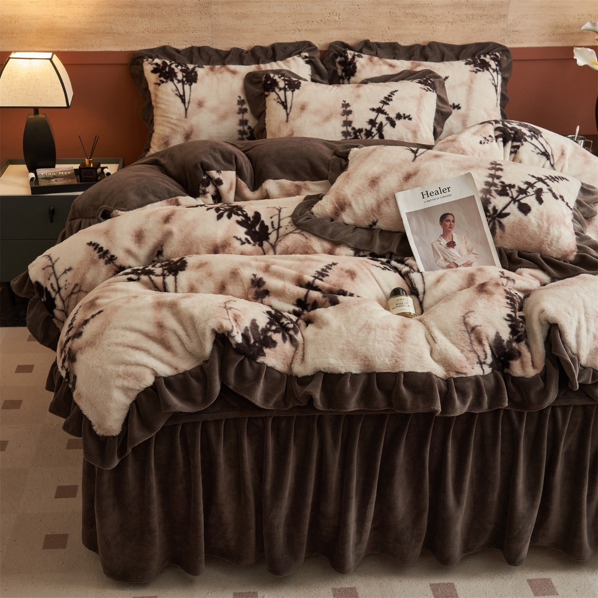 91家纺网 家纺一手货源 找家纺 金鹰 2025新款A类兔毛绒夹棉床裙四件套加厚牛奶绒四件套 舒香玉影