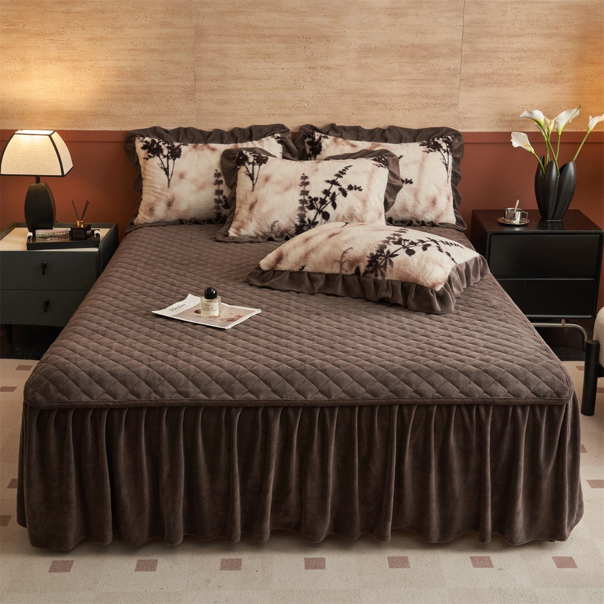 91家纺网 家纺一手货源 找家纺 金鹰 2025新款A类兔毛绒夹棉床裙四件套加厚牛奶绒四件套 舒香玉影