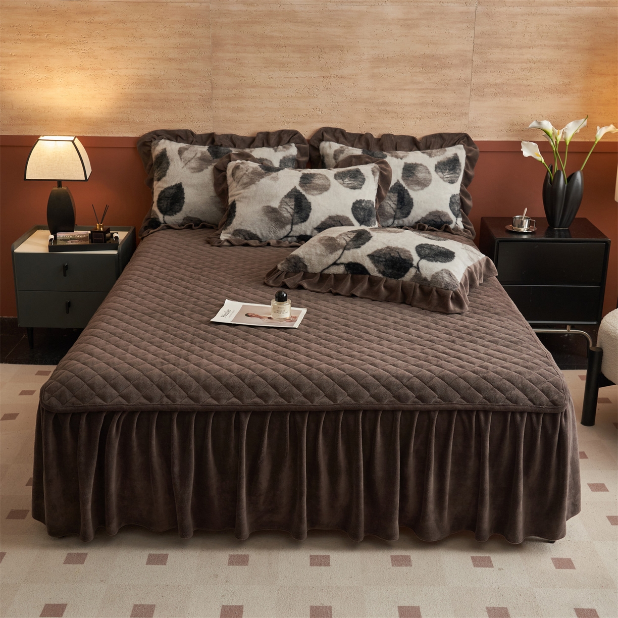 91家纺网 家纺一手货源 找家纺 金鹰 2025新款A类兔毛绒夹棉床裙四件套加厚牛奶绒四件套 叶叶深情-灰