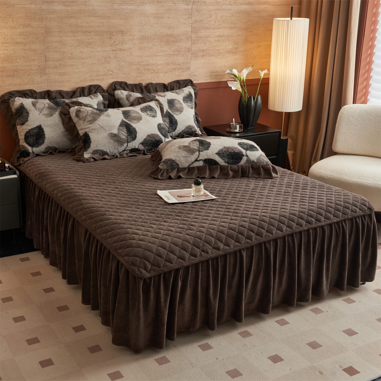 91家纺网 家纺一手货源 找家纺 金鹰 2025新款A类兔毛绒夹棉床裙四件套加厚牛奶绒四件套 叶叶深情-灰