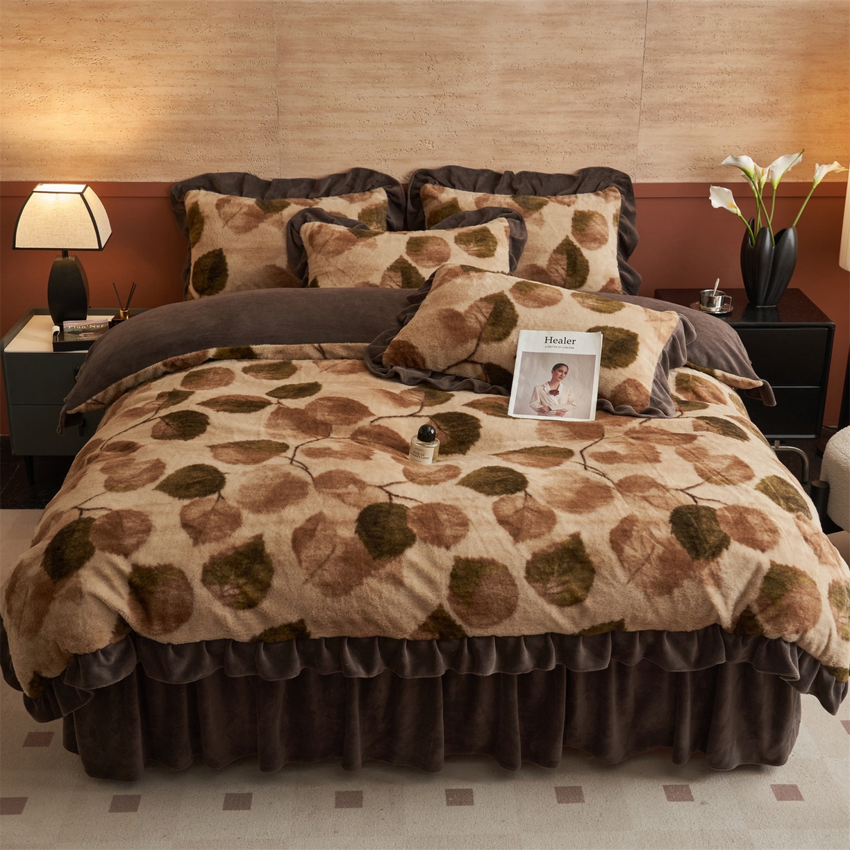 91家纺网 家纺一手货源 找家纺 金鹰 2025新款A类兔毛绒夹棉床裙四件套加厚牛奶绒四件套 叶叶深情-驼