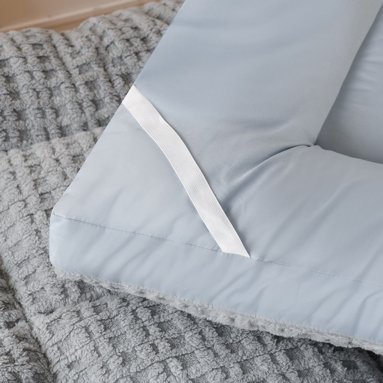 91家纺网 家纺一手货源 找家纺 小叮当家纺仓储工厂店 2025新款A类提花牛奶绒塔芙绒单床垫床垫单品跨境-方格 学生床 方格烟灰