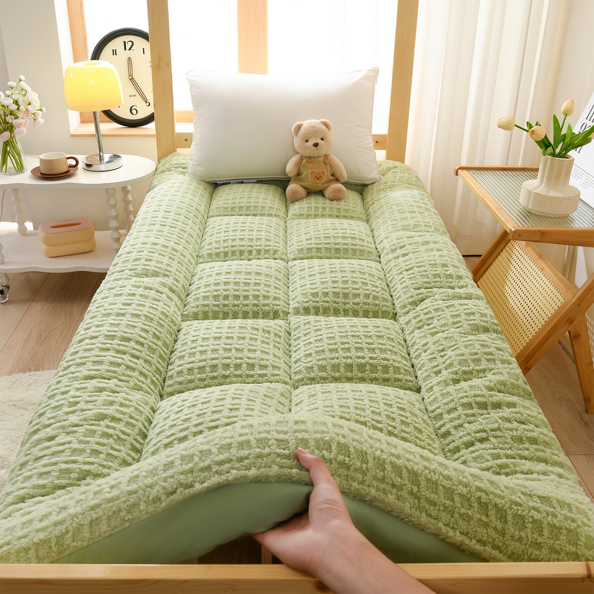 91家纺网 家纺一手货源 找家纺 小叮当家纺仓储工厂店 2025新款A类提花牛奶绒塔芙绒单床垫床垫单品跨境-方格 学生床 方格果绿