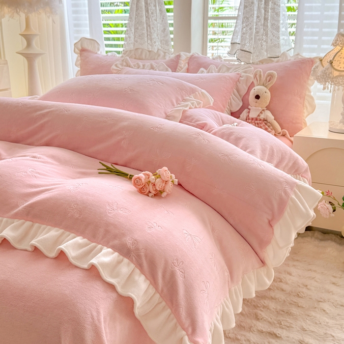 91家纺网 家纺一手货源 找家纺 （总）逸尚阁 2025新款立体雕花牛奶绒花边四件套-蝴蝶结系列