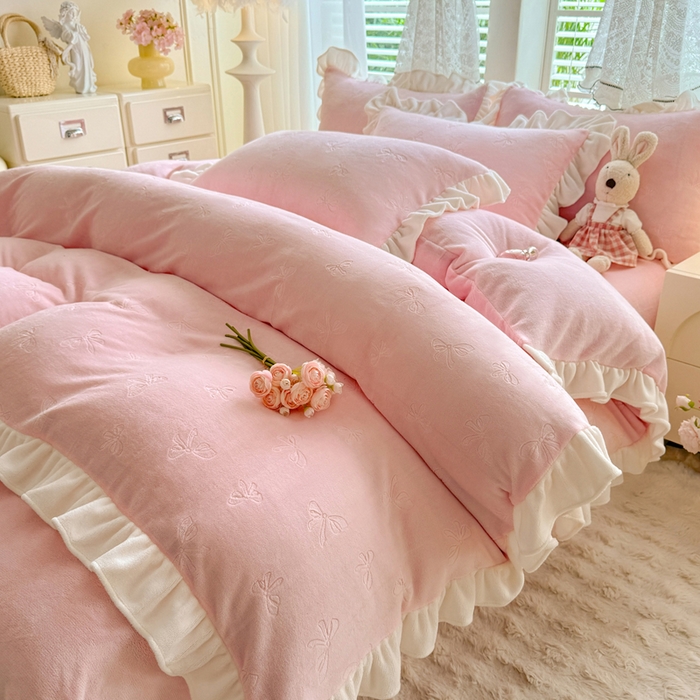 91家纺网 家纺一手货源 找家纺 （总）逸尚阁 2025新款立体雕花牛奶绒花边四件套-蝴蝶结系列